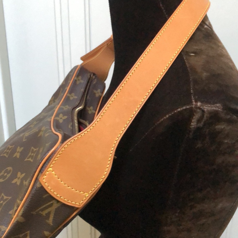 Louis Vuitton Crescent Bag - Picture 5 of 12